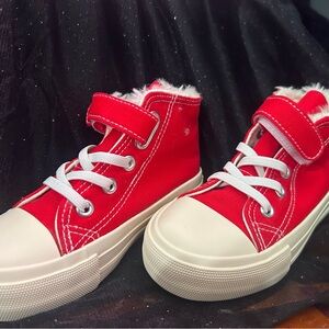 NWOT Red Kids High-Top Sneakers fur line size 6